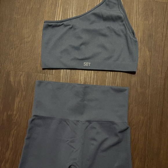 SET ACTIVE Blue One Shoulder Leggings/Sports Bra Set (Top Medium- Bottom Small) - Picture 2 of 4